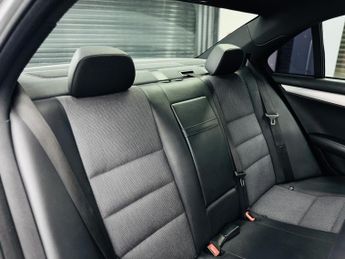 Mercedes-Benz C Class 2.1 C250 CDI AMG Sport Saloon 4dr Diesel G-Tronic+ Euro 5 (s/s) 