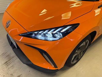 MG MG4 64kWh Trophy Long Range Auto 5dr