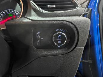 Vauxhall Grandland X 1.6 13.2kWh Business Edition Nav Premium Auto 4WD Euro 6 (s/s) 5