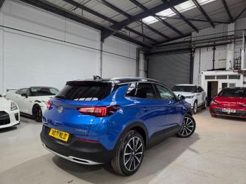 Vauxhall Grandland X 1.6 13.2kWh Business Edition Nav Premium Auto 4WD Euro 6 (s/s) 5