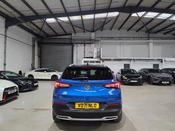 Vauxhall Grandland X 1.6 13.2kWh Business Edition Nav Premium Auto 4WD Euro 6 (s/s) 5