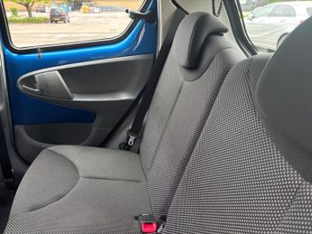 Toyota AYGO 1.0 VVT-i Blue Euro 5 5dr