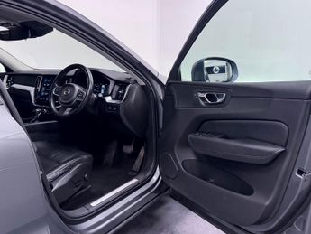 Volvo XC60 Momentum T5 AWD