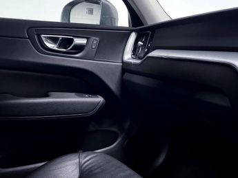 Volvo XC60 Momentum T5 AWD