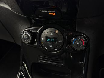 Ford Fiesta 1.0T EcoBoost Titanium Powershift Euro 6 5dr