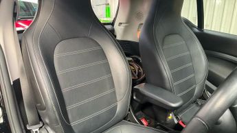 Smart fortwo 17.6kWh Prime (Premium Plus) Coupe 2dr Electric Auto (82 ps)