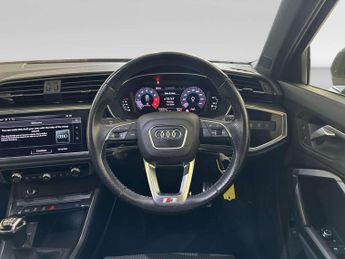 Audi Q3 1.5 TFSI CoD 35 S line SUV 5dr Petrol Manual Euro 6 (s/s) (150 p