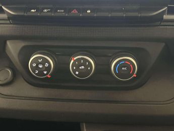 Renault Trafic 2.0 dCi Blue LL30 Advance Panel Van 5dr Diesel Manual L2 H1 Euro