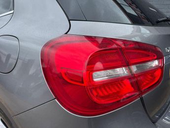 MERCEDES-BENZ GLA 2.1 GLA220 CDI AMG Line SUV 5dr Diesel 7G-DCT 4MATIC Euro 6 (s/s