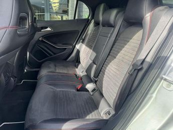 MERCEDES-BENZ GLA 2.1 GLA220d AMG Line (Premium Plus) SUV 5dr Diesel 7G-DCT 4MATIC