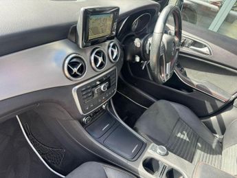 MERCEDES-BENZ GLA 2.1 GLA220d AMG Line (Premium Plus) SUV 5dr Diesel 7G-DCT 4MATIC