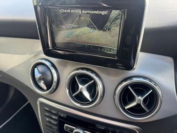 MERCEDES-BENZ GLA 2.1 GLA220d AMG Line (Premium Plus) SUV 5dr Diesel 7G-DCT 4MATIC