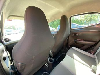 Toyota AYGO 1.0 VVT-i x-play Euro 6 5dr