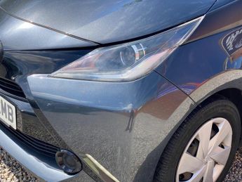 Toyota AYGO 1.0 VVT-i x-play Euro 6 5dr