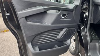 Renault Trafic 2.0 dCi Blue LL30 Sport Panel Van 5dr Diesel Manual L2 H1 Euro 6