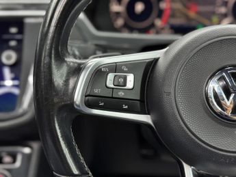Volkswagen Tiguan 2.0 TDI R-Line DSG 4Motion Euro 6 (s/s) 5dr
