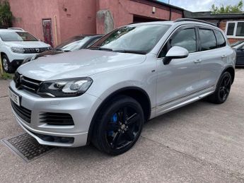 Volkswagen Touareg 3.0 TDI V6 BlueMotion Tech R-Line Tiptronic 4WD Euro 5 (s/s) 5dr
