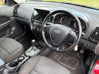 Hyundai i30 1.6 CRDi Comfort Auto Euro 4 5dr
