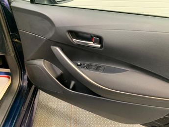 Toyota Corolla 1.8 VVT-h Icon Tech CVT Euro 6 (s/s) 5dr
