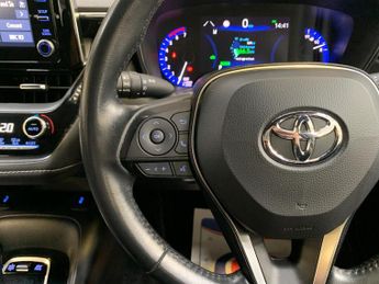 Toyota Corolla 1.8 VVT-h Icon Tech CVT Euro 6 (s/s) 5dr