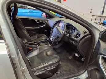 Volvo V40 1.5 T3 GPF R-Design Nav Plus Auto Euro 6 (s/s) 5dr