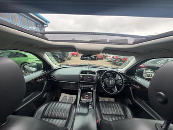 Jaguar F-PACE 2.0 D180 Portfolio Auto AWD Euro 6 (s/s) 5dr