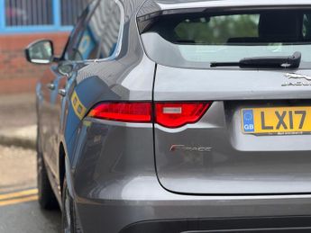 JAGUAR F-PACE 2.0 D180 Portfolio Auto AWD Euro 6 (s/s) 5dr