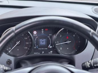 JAGUAR F-PACE 2.0 D180 Portfolio Auto AWD Euro 6 (s/s) 5dr