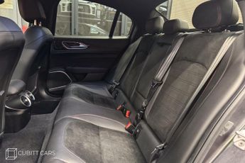 Alfa Romeo Giulia 2.9 V6 Bi-Turbo Quadrifoglio Auto Euro 6 (s/s) 4dr