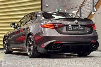 Alfa Romeo Giulia 2.9 V6 Bi-Turbo Quadrifoglio Auto Euro 6 (s/s) 4dr