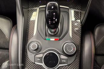 Alfa Romeo Giulia 2.9 V6 Bi-Turbo Quadrifoglio Auto Euro 6 (s/s) 4dr