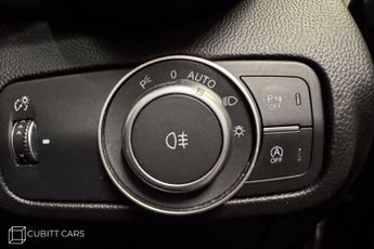 Alfa Romeo Giulia 2.9 V6 Bi-Turbo Quadrifoglio Auto Euro 6 (s/s) 4dr