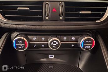 Alfa Romeo Giulia 2.9 V6 Bi-Turbo Quadrifoglio Auto Euro 6 (s/s) 4dr
