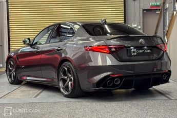 Alfa Romeo Giulia 2.9 V6 Bi-Turbo Quadrifoglio Auto Euro 6 (s/s) 4dr