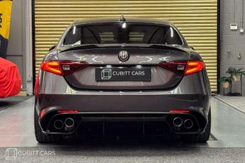 Alfa Romeo Giulia 2.9 V6 Bi-Turbo Quadrifoglio Auto Euro 6 (s/s) 4dr