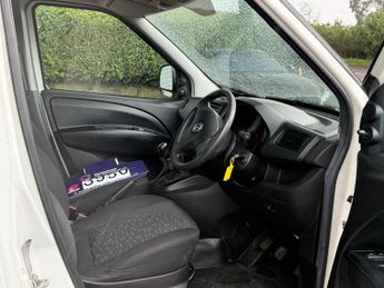 Vauxhall Combo 1.3 CDTi 2000 16v Panel Van 3dr Diesel Manual FWD L1 H1 (133 g/k