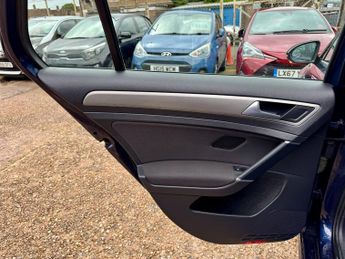 Volkswagen Golf 1.6 TDI BlueMotion Tech SE DSG Euro 5 (s/s) 5dr