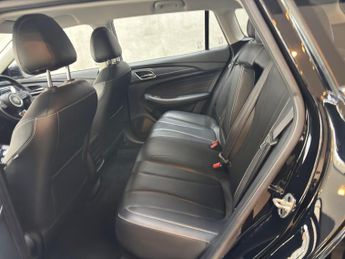 MG MG5 61.1kWh Exclusive Long Range Auto 5dr