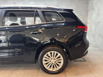 MG MG5 61.1kWh Exclusive Long Range Auto 5dr