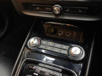 MG MG5 61.1kWh Exclusive Long Range Auto 5dr