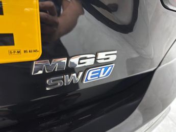 MG MG5 61.1kWh Exclusive Long Range Auto 5dr