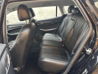 MG MG5 61.1kWh Exclusive Long Range Auto 5dr