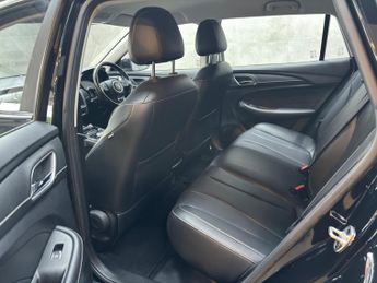 MG MG5 61.1kWh Exclusive Long Range Auto 5dr