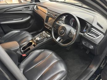 MG MG5 61.1kWh Exclusive Long Range Auto 5dr
