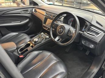 MG MG5 61.1kWh Exclusive Long Range Auto 5dr