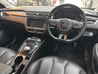 MG MG5 61.1kWh Exclusive Long Range Auto 5dr