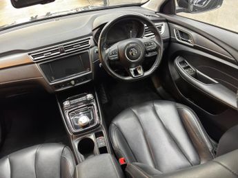 MG MG5 61.1kWh Exclusive Long Range Auto 5dr
