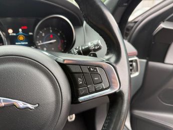 Jaguar F-PACE 2.0 D180 R-Sport Auto AWD Euro 6 (s/s) 5dr