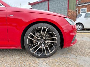 Audi A4 Avant 2.0 TDI S line S Tronic quattro Euro 6 (s/s) 5dr