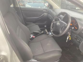 Toyota Avensis 1.8 VVT-i Colour Collection 5dr